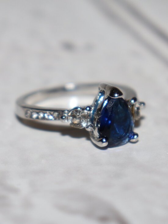 Vintagejelyfish Jewelry - 💙 Silver Blue Gemstone Ring · Size 9.5 · NWOT